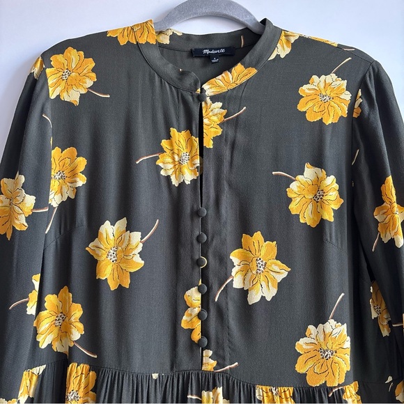 Madewell Button-Front Tier Dress in Fall Flowers
Effie Floral Dried Olive Small - Picture 5 of 17